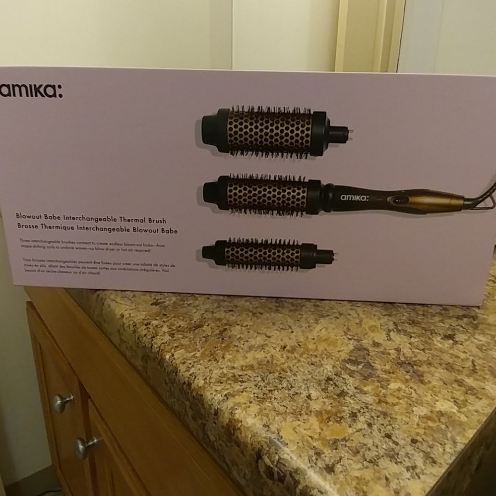 amika: Blowout Babe Thermal Brush Set